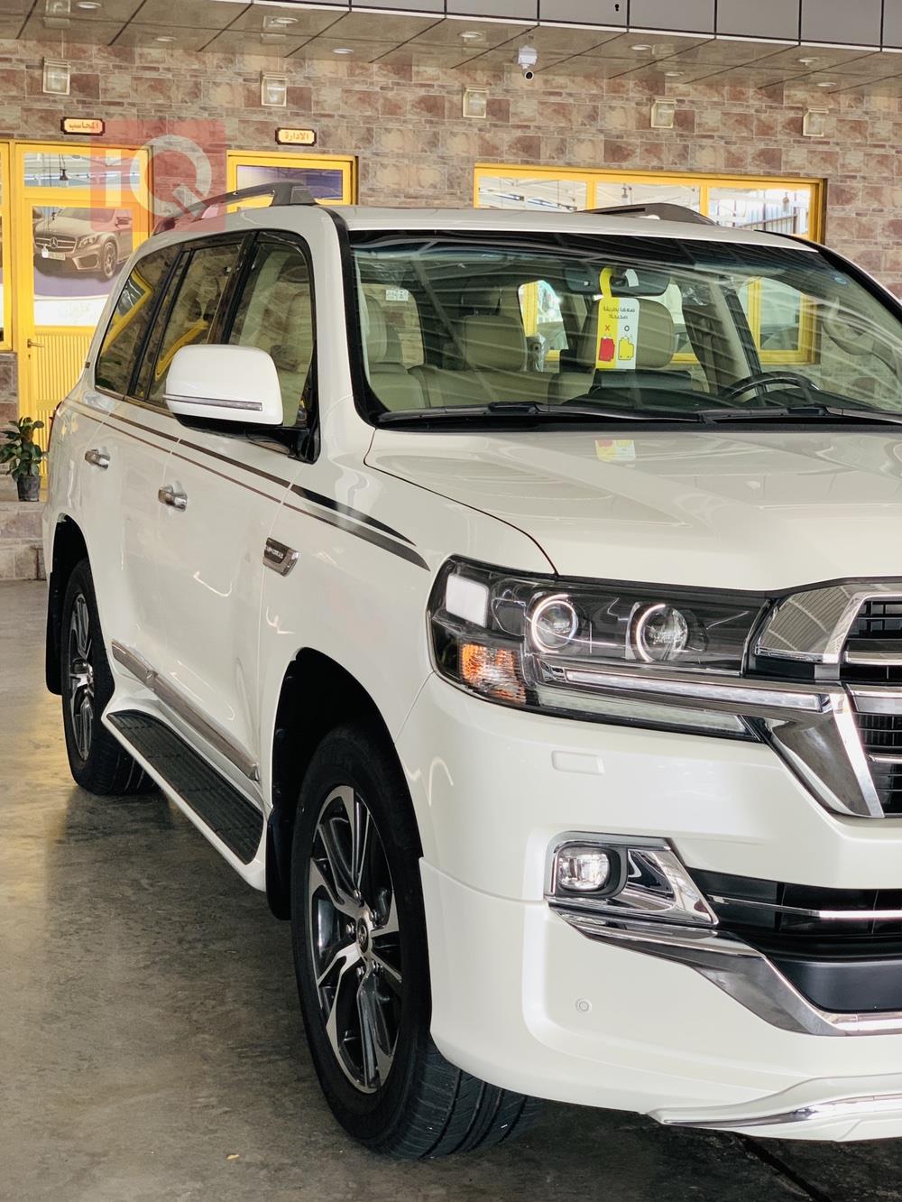 تۆیۆتا لاند کروزەر